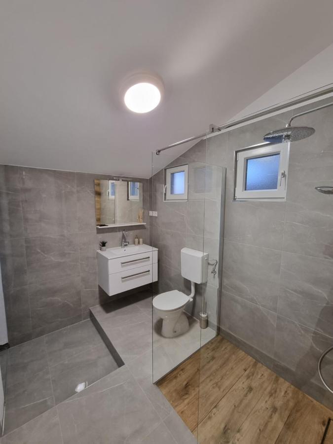 Apartments "M" Pula Exterior photo