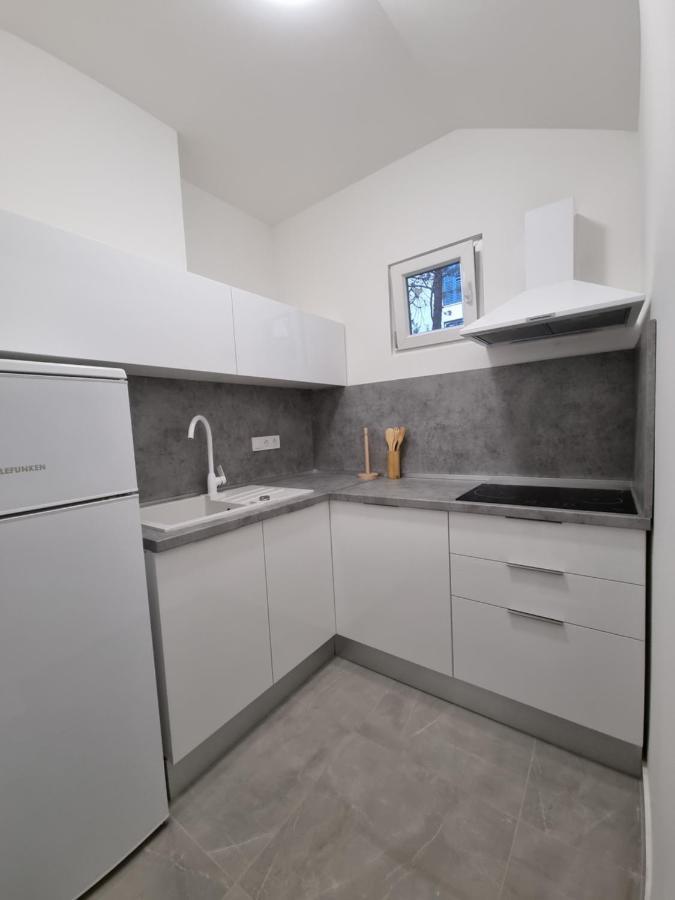 Apartments "M" Pula Exterior photo